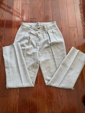 Tailored Women's Pleated Dress Pants in Light Gray